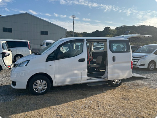 介護福祉タクシーMIRAI車両